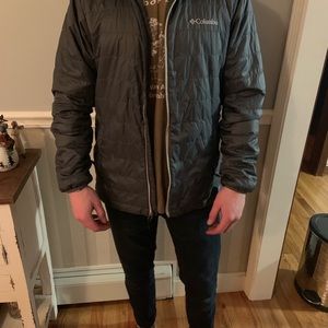 Light weight Columbia winter jacket tags attached